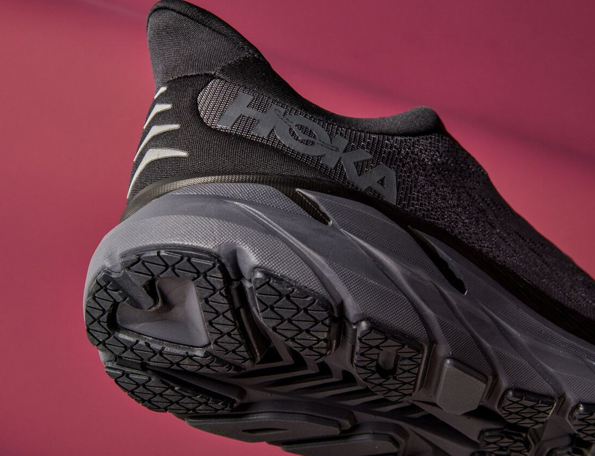 HOKAONEONE CLIFTON 9 1127896